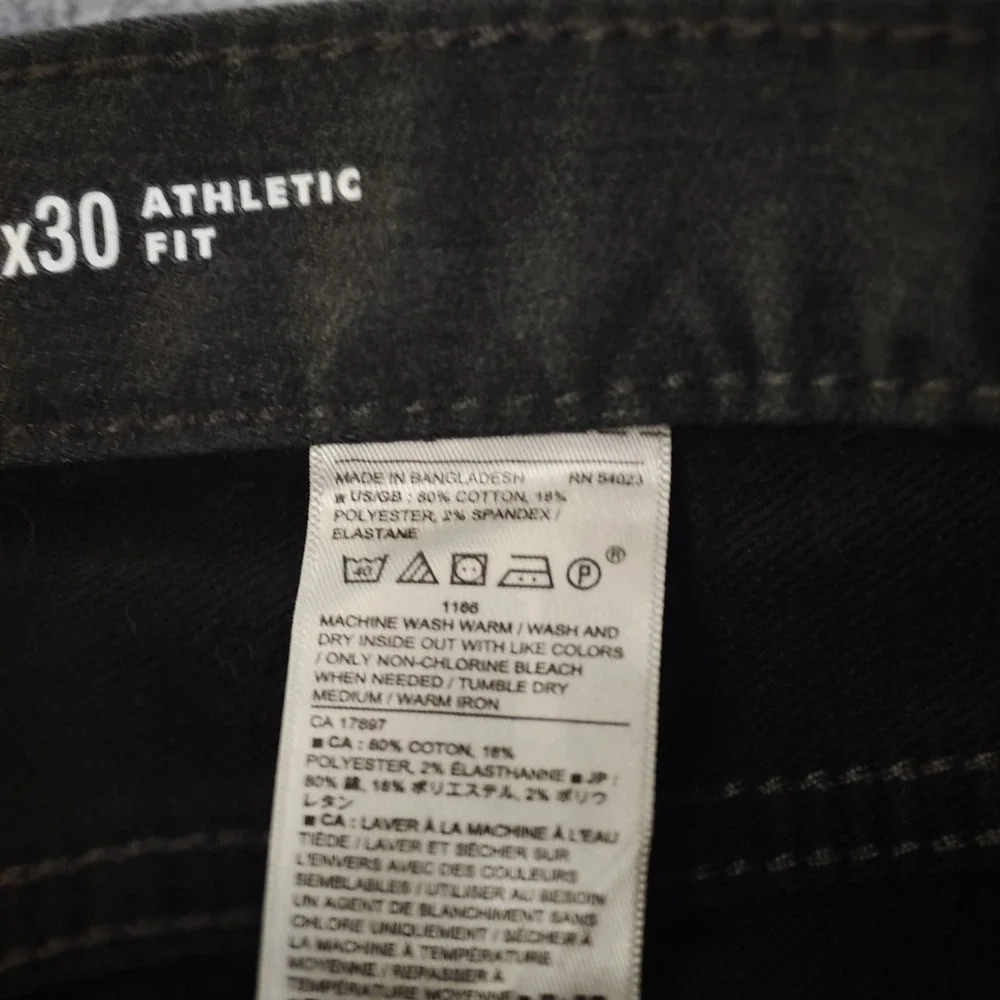 Banana Republic Traveler Jeans Mens 33x30 Athletic Fit Black Dark Gray Solid